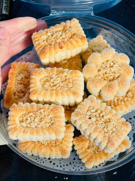 معمول كيتو بحشوة الفول السوداني