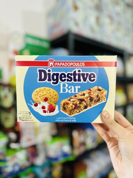 دايجستف القمح الكامل والشوفان مع قطع الفراولة والشوكلاته البيضاء