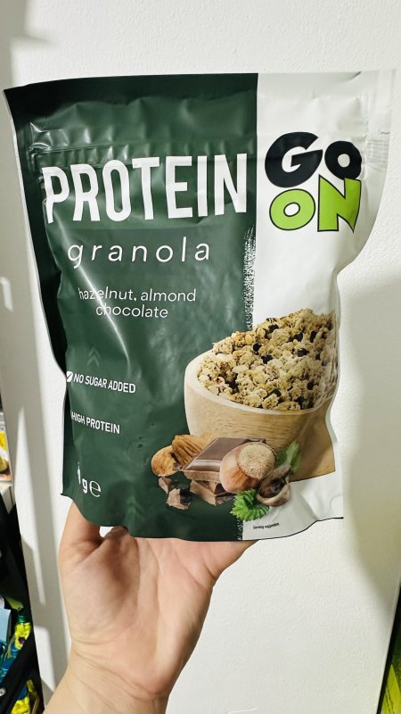 جرانولا بروتين بطعم البندق والشوكلاته