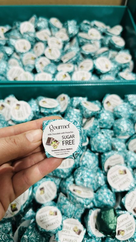 شوكلاته جورمت بحشوه البستاشيو وكسر الفستق حلبي بدون سكر مضاف